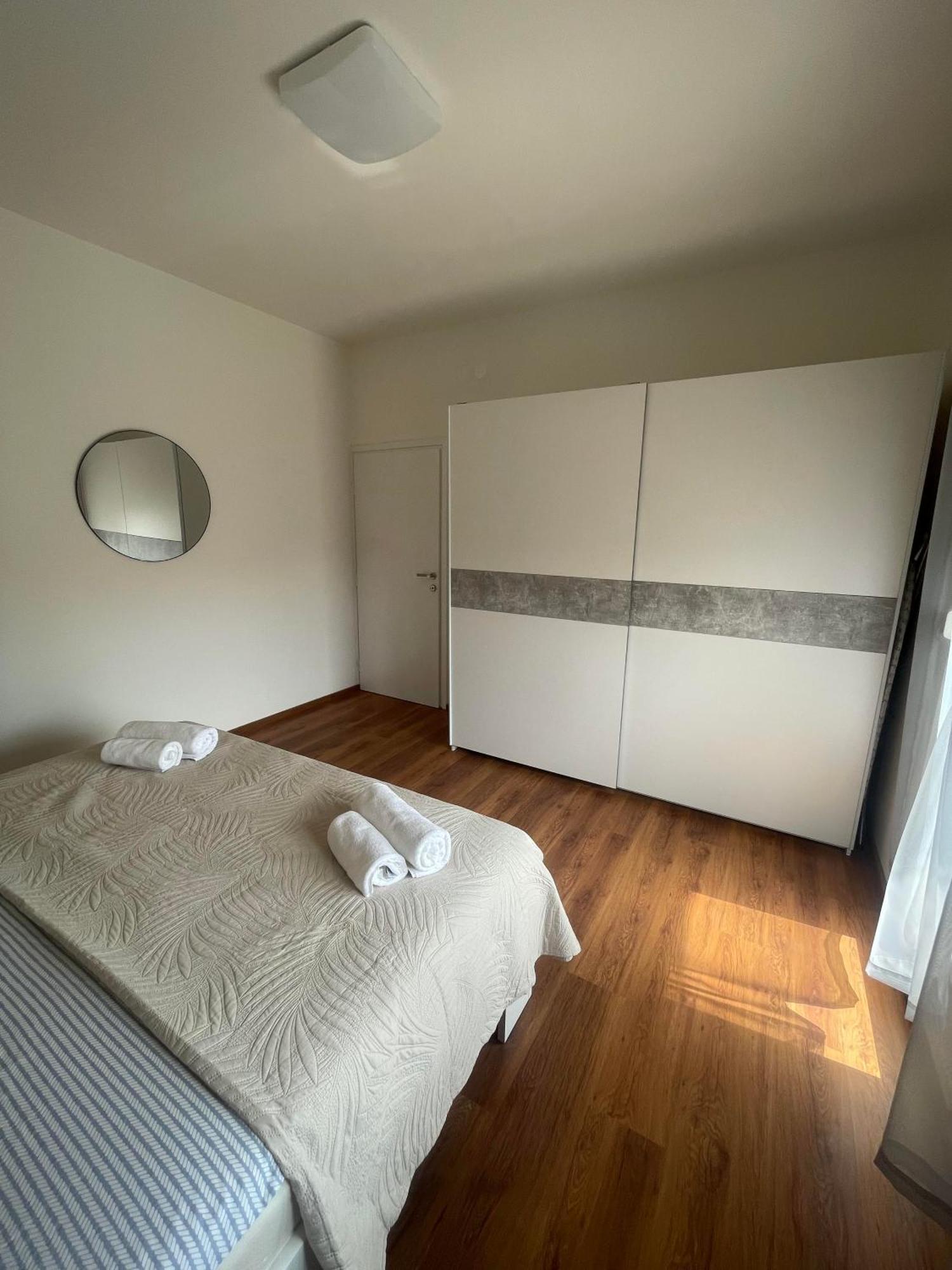 App Leka Apartment *
